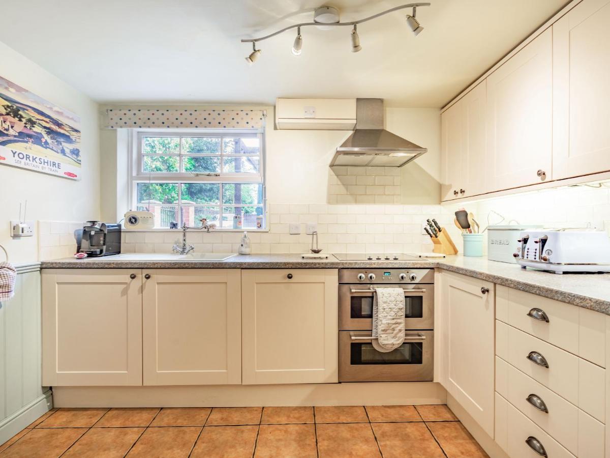 Villa Wychwood à Whitby Extérieur photo